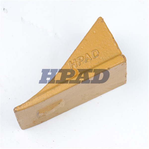 D27748 H&L Dirt Bucket Tooth